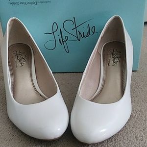 Life stride white healed shoes